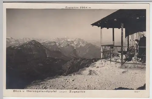 (43369) Foto AK Herzogstand, Gipfel, Blick zur Zugspitze, vor 1945