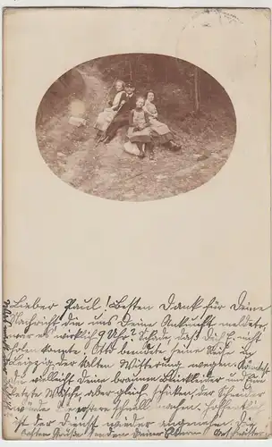 (42365) Foto AK Gruppenbild, Rast im Wald, Stempel Rudolstadt 1912