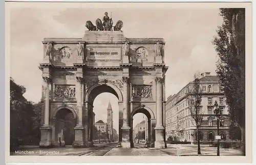 (40949) Foto AK München, Siegestor, vor 1945