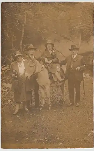 (39220) Foto AK Ausritt mit Esel, zwei Paare am Rhein 1930