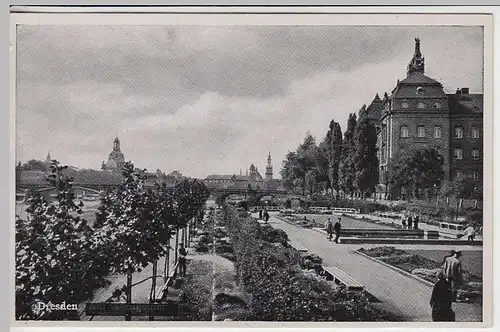 (38486) AK Dresden, Ansicht vor der Zerstörung, 1954