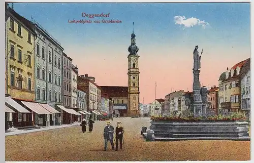 (37745) AK Deggendorf, Luitpoldplatz m. Grabkirche, vor 1945