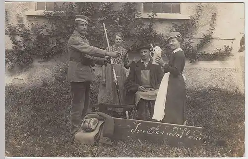 (37369) Foto AK 1.WK -Im Feindesland- gestelltes Foto, Fotograf München