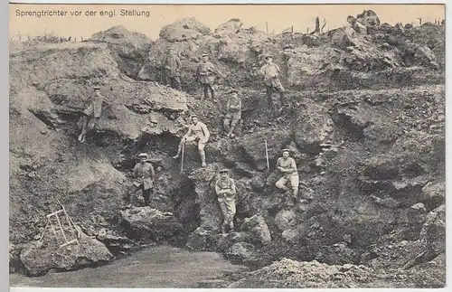 (36744) AK Kriegs-Postkarte 1914/16, Sprengtrichter v.d. engl. Stellung