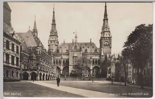 (36109) Foto AK Bad Aachen, Rathaus vom Katschhof aus, 1931