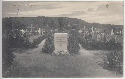 (35696) AK Noyon, deutscher Friedhof, Feldpost 1915