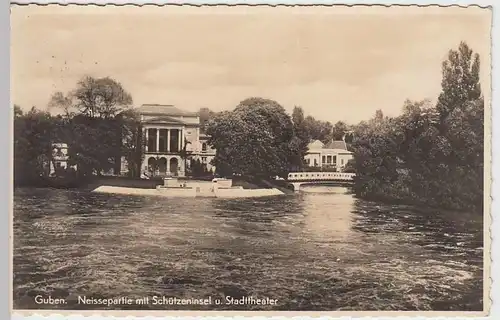(35496) Foto AK Guben, Neissepartie m. Schützeninsel u. Stadttheater