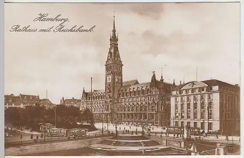 (35033) Foto AK Hamburg, Rathaus m. Reichsbank, 1920er