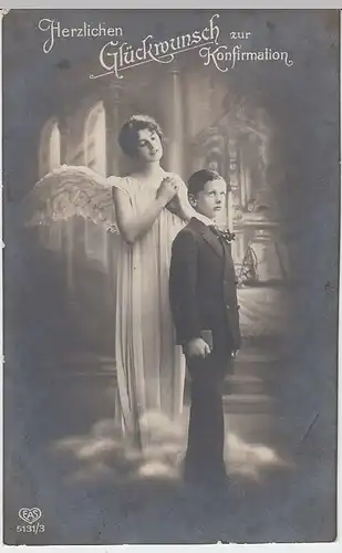 (34821) Foto AK Konfirmation, Junge mit Engel, 1920er