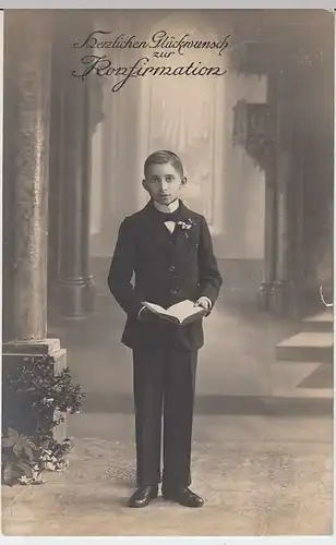 (34792) Foto AK Konfirmation, Junge mit Buch, 1922