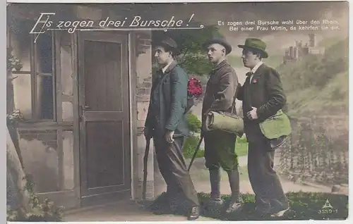 (32556) Foto AK Spruch "Es zogen drei Bursche", Männer vor Wirtshaus