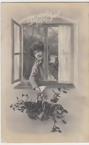 (29825) AK Glückwunsch z. Neuen Jahre, Kind m. Blumen am Fenster 1920er