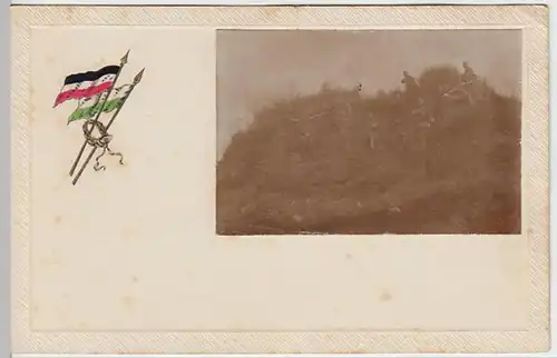 (29319) AK 1.WK Soldaten, Foto auf Karte geklebt, Flaggen 1915