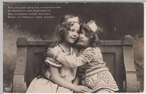 (26547) Foto AK Kinder in Kostüm auf Steinbank 1908