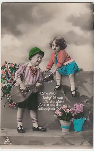 (26530) Foto AK Kinder, Voller Liebe besing ich mein Liebchen, vor 1945