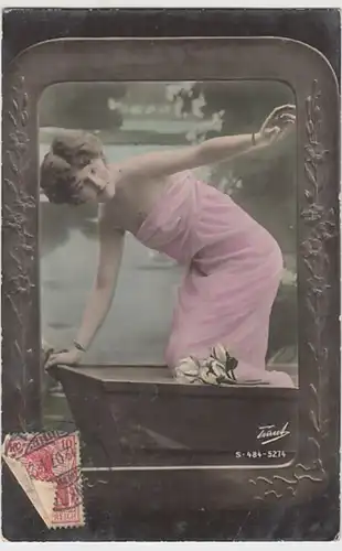 (26445) Foto AK junge Frau in Tuch gehüllt 1907