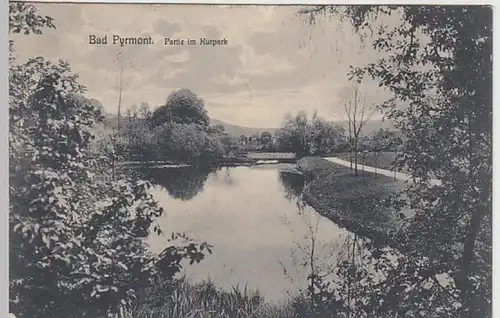 (25974) AK Bad Pyrmont, Partie im Kurpark 1920