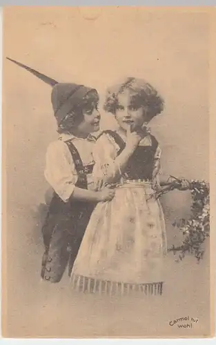 (24913) AK Junge mit Lederhose u. Hütchen, Mädchen mit Zweig, vor 1945