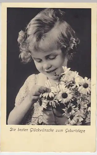 (23483) AK Geburtstag, Mädchen mit Margeritenstrauß 1934