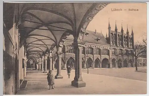 (23402) AK Lübeck, Rathaus 1919