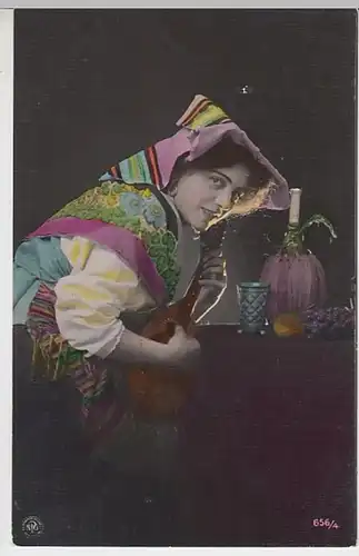 (23084) AK Frau in bunter Kleidung mit Mandoline 1908