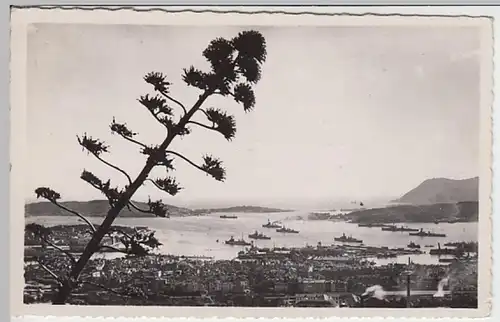 (23069) Foto AK Toulon, Panorama, Schiffe 1953