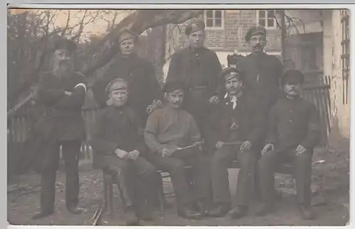 (22939) Foto AK Männer, Gruppenbild, Eisenbahner? vor 1945
