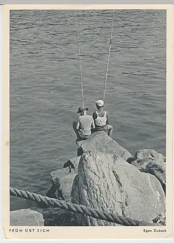 (22613) AK Zwei Jungs beim Angeln, nach 1945