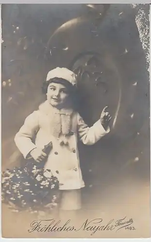 (22609) Foto AK Neujahr, Kind mit Mistelzweigen 1913
