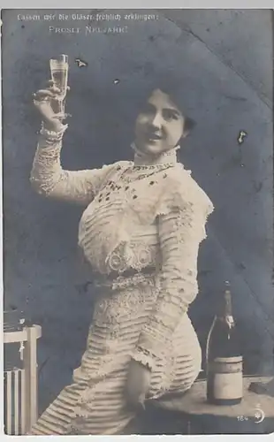 (22600) Foto AK Neujahr, junge Frau mit Sekt, um 1908