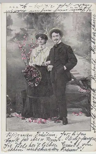 (22459) AK junges Paar mit Blüten 1907