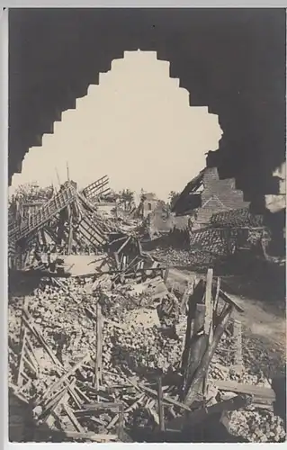 (21886) Foto AK zerstörte Ortschaft, unbekannt, vor 1945