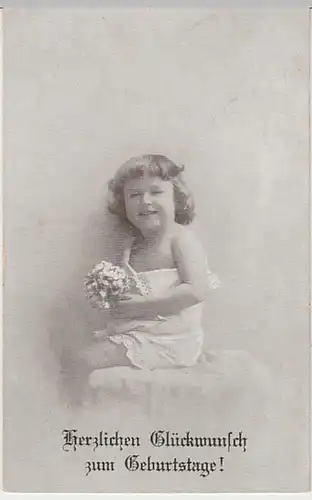 (20557) AK Geburtstag, Kind mit Blütensträußchen 1919
