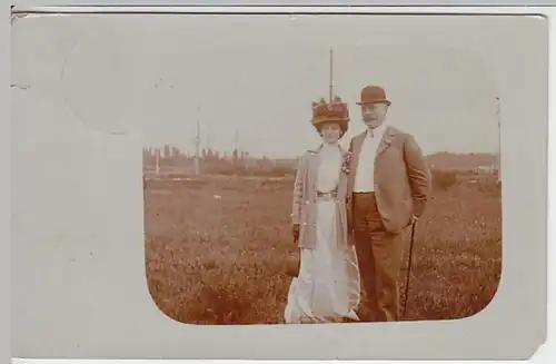 (18822) Foto AK Herr und Dame, Stempel Hof 1910