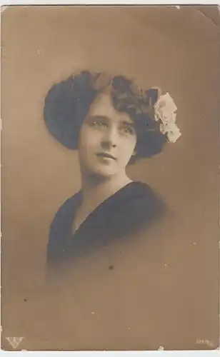 (18775) Foto AK junge Frau mit Rose im Haar, Stempel Neuenhaus 1914