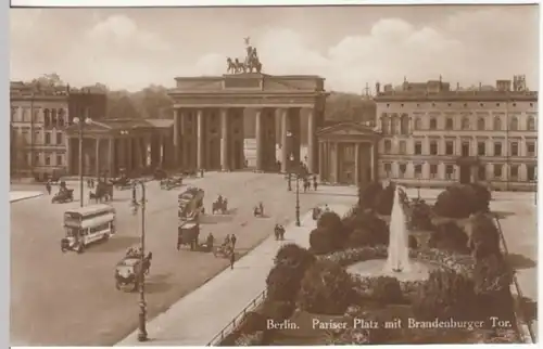 (17826) Foto AK Berlin, Pariser Platz, Brandenburger Tor, vor 1945