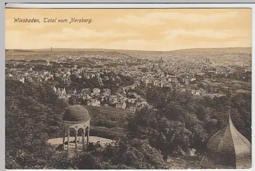 (17704) AK Wiesbaden; Panorama mit Nerobergtempel, vor 1945