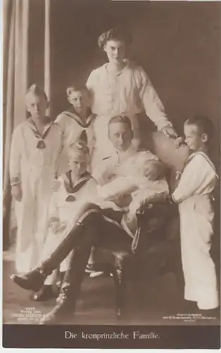 (17382) Foto AK Die kronprinzliche Familie, Wilhelm von Preußen, gel. 1915