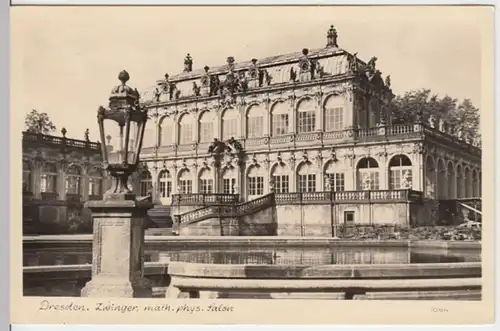 (17264) Foto AK Dresden, Zwinger, Mathematisch-Physikalischer Salon 1959