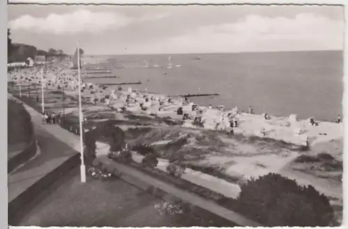 (16092) Foto AK Grömitz, Strand 1957