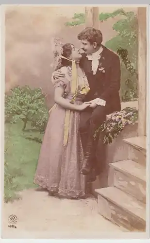 (14997) Foto AK Paar an Treppe, um 1905