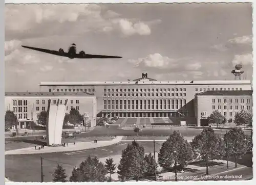 (14028) Foto AK Berlin, Tempelhof, Luftbrückendenkmal 1960