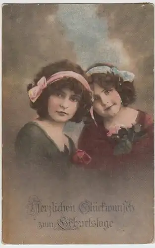 (13292) AK Geburtstag, Zwei junge Damen mit Haarband 1919-22