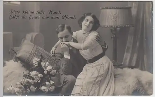 (11358) AK Liebespaar >Diese kleine süße Hand< 1910/20er