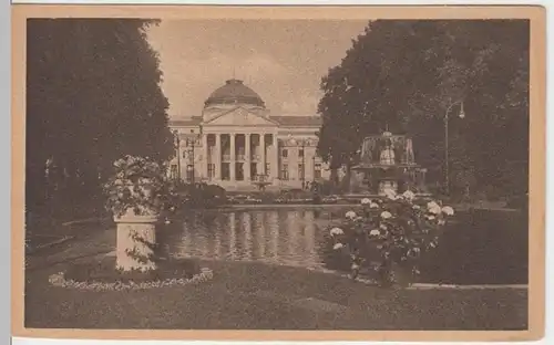 (11133) AK Wiesbaden, Kurhaus mit Blumengarten 1920er