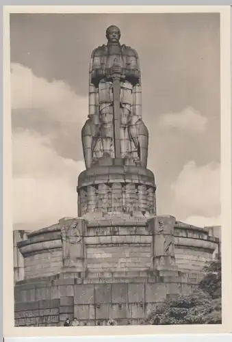 (9978) Foto AK Hamburg, Bismarckdenkmal 1943