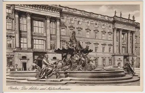(9158) AK Berlin, Schloss, Neptunbrunnen, vor 1945