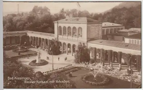 (8554) Foto AK Bad Kissingen, Kleiner Kursaal, Arkaden, vor 1945