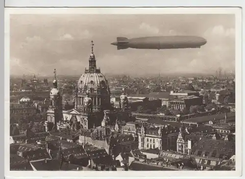 (7943) Foto AK Zeppelin über Berlin 1930, Repro