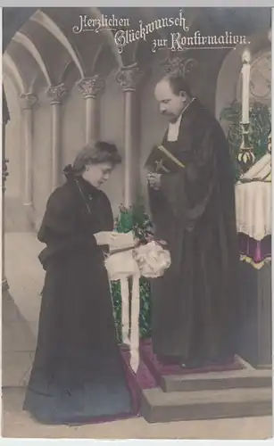 (7815) Foto AK Konfirmation, Pfarrer, Konfirmantin, Buch, Blumen, vor 1945